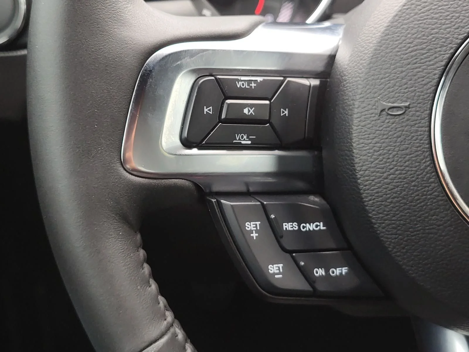 Used 2021 Black Ford GT image 23