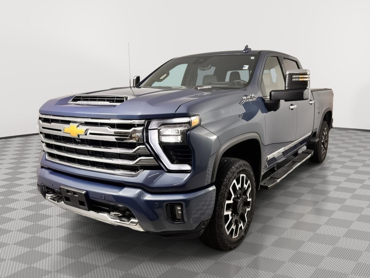 Used 2024 Lakeshore Blue Metallic Chevrolet High Country image 9