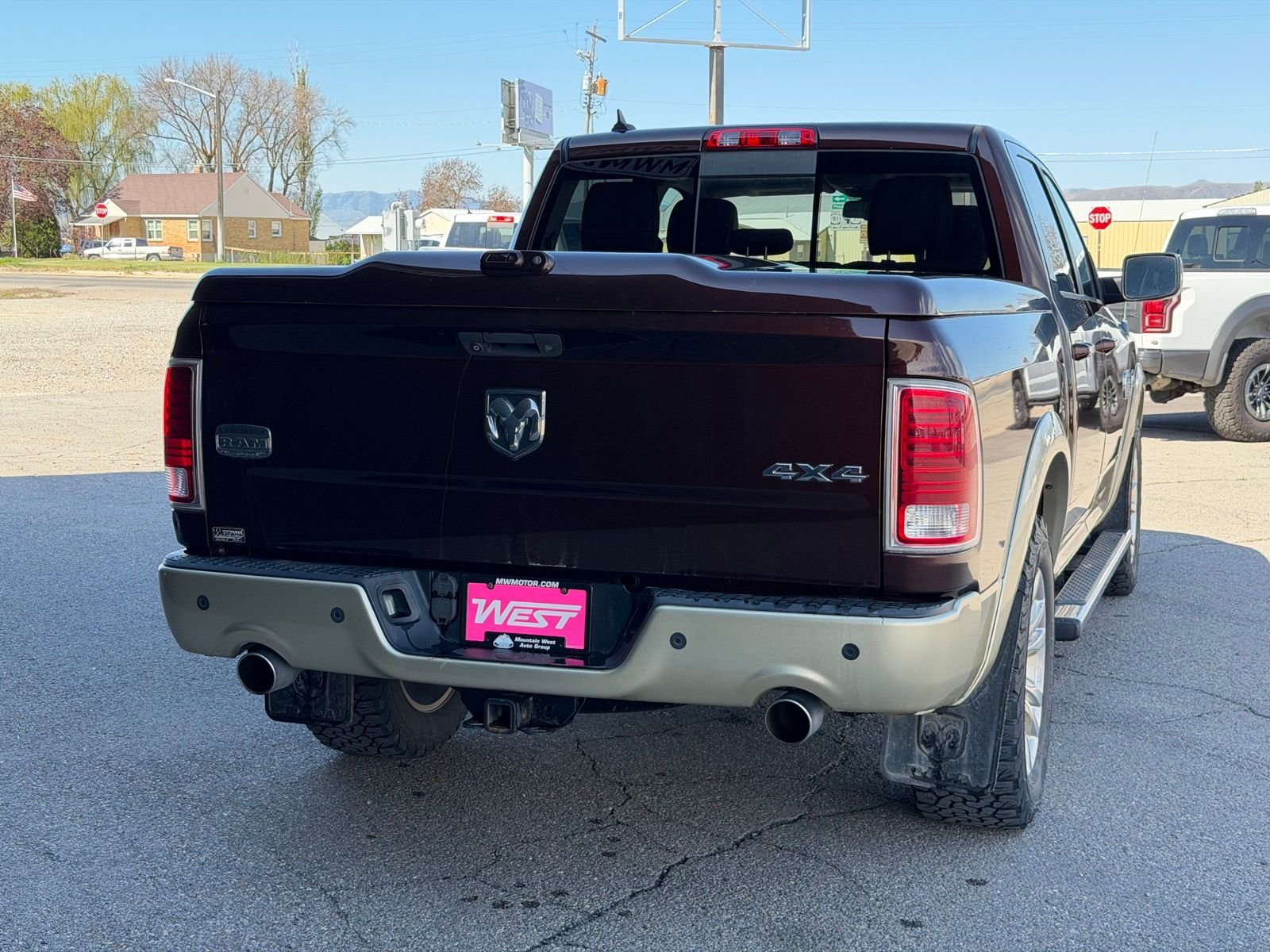 View vehicle photo 7