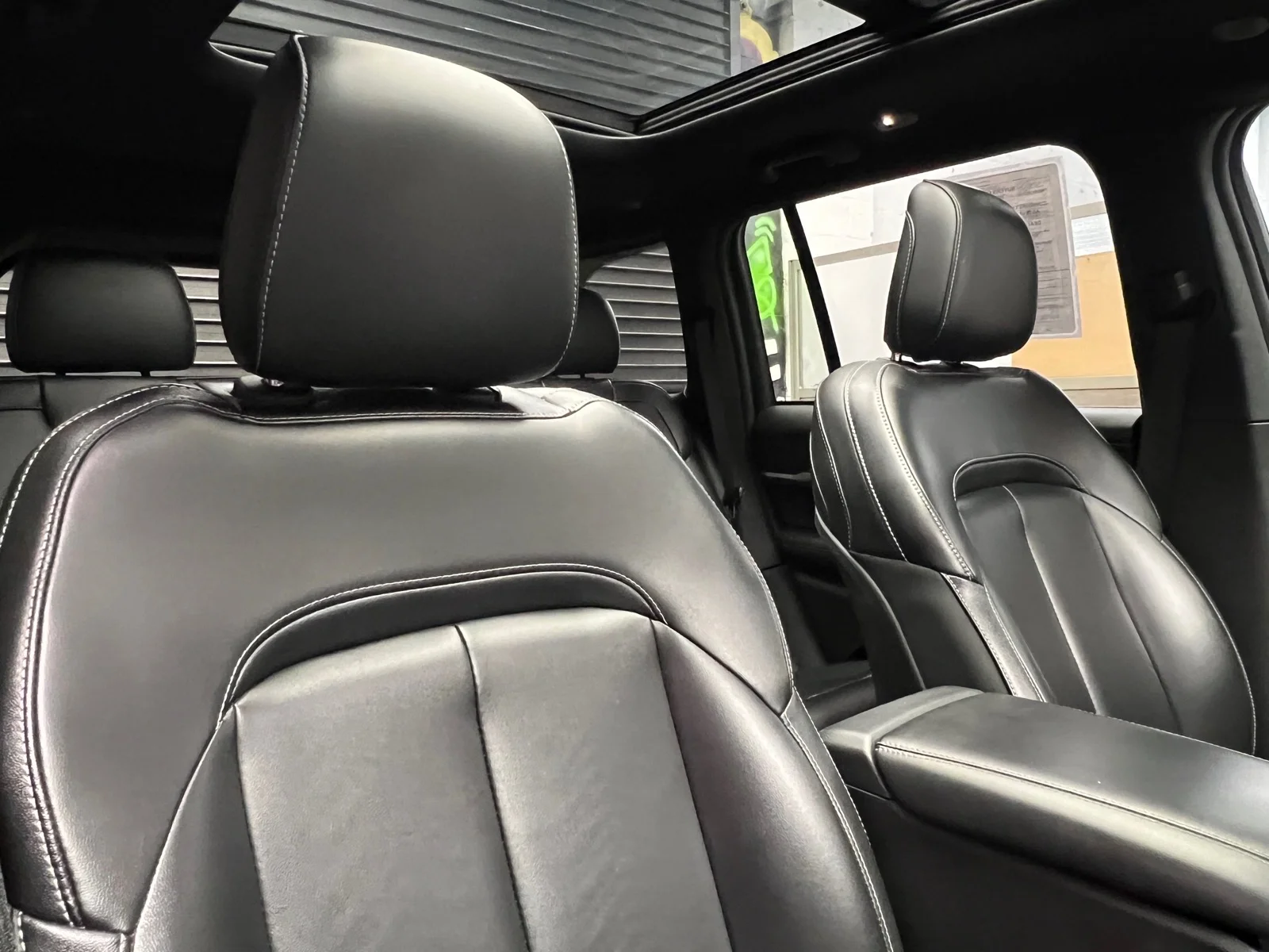 Used 2024 Diamond Black Crystal Pearl Coat (pxj) Jeep 4xe image 26