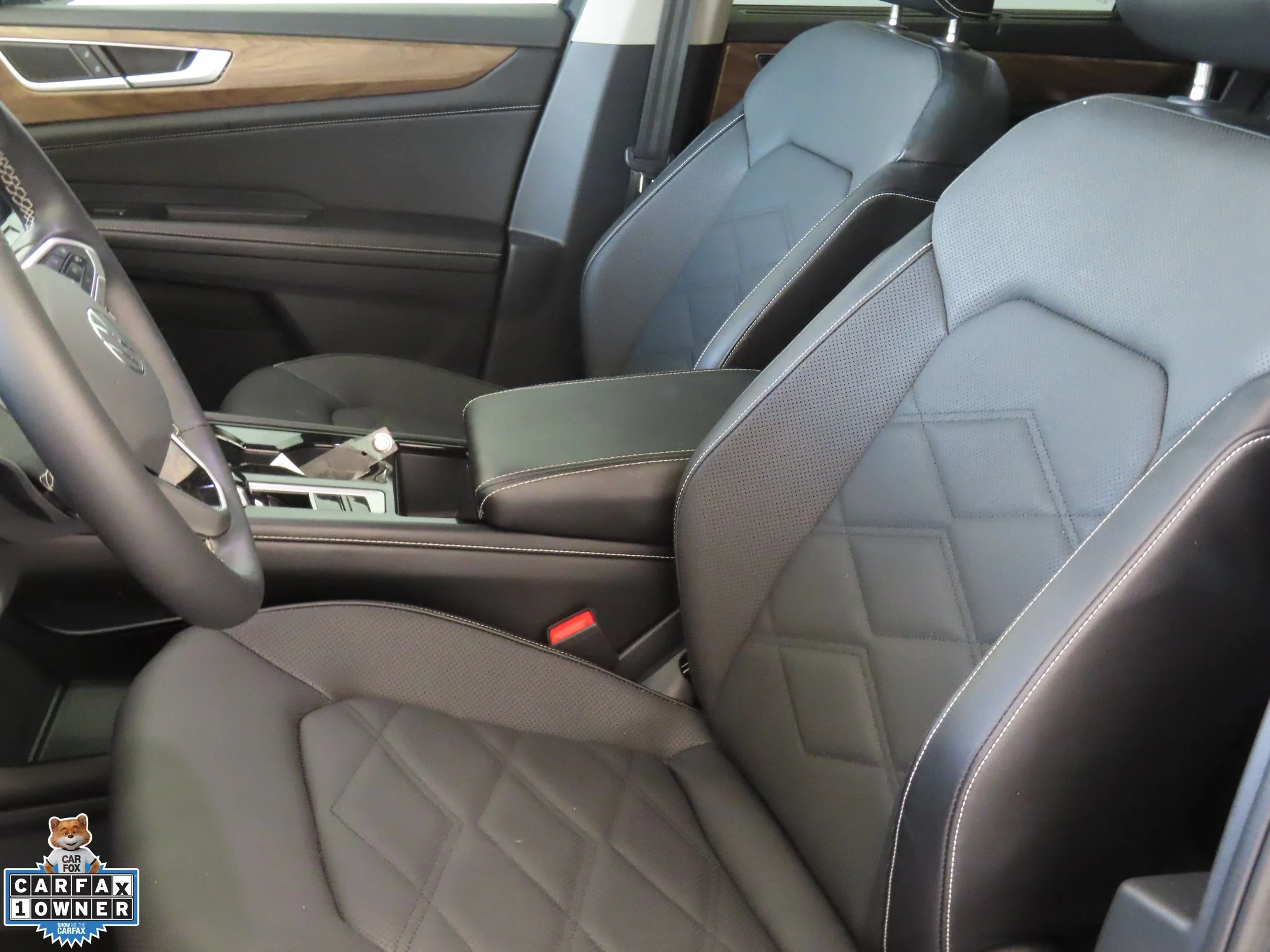 Used 2024 Black Volkswagen 2.0T SE w/Technology image 11