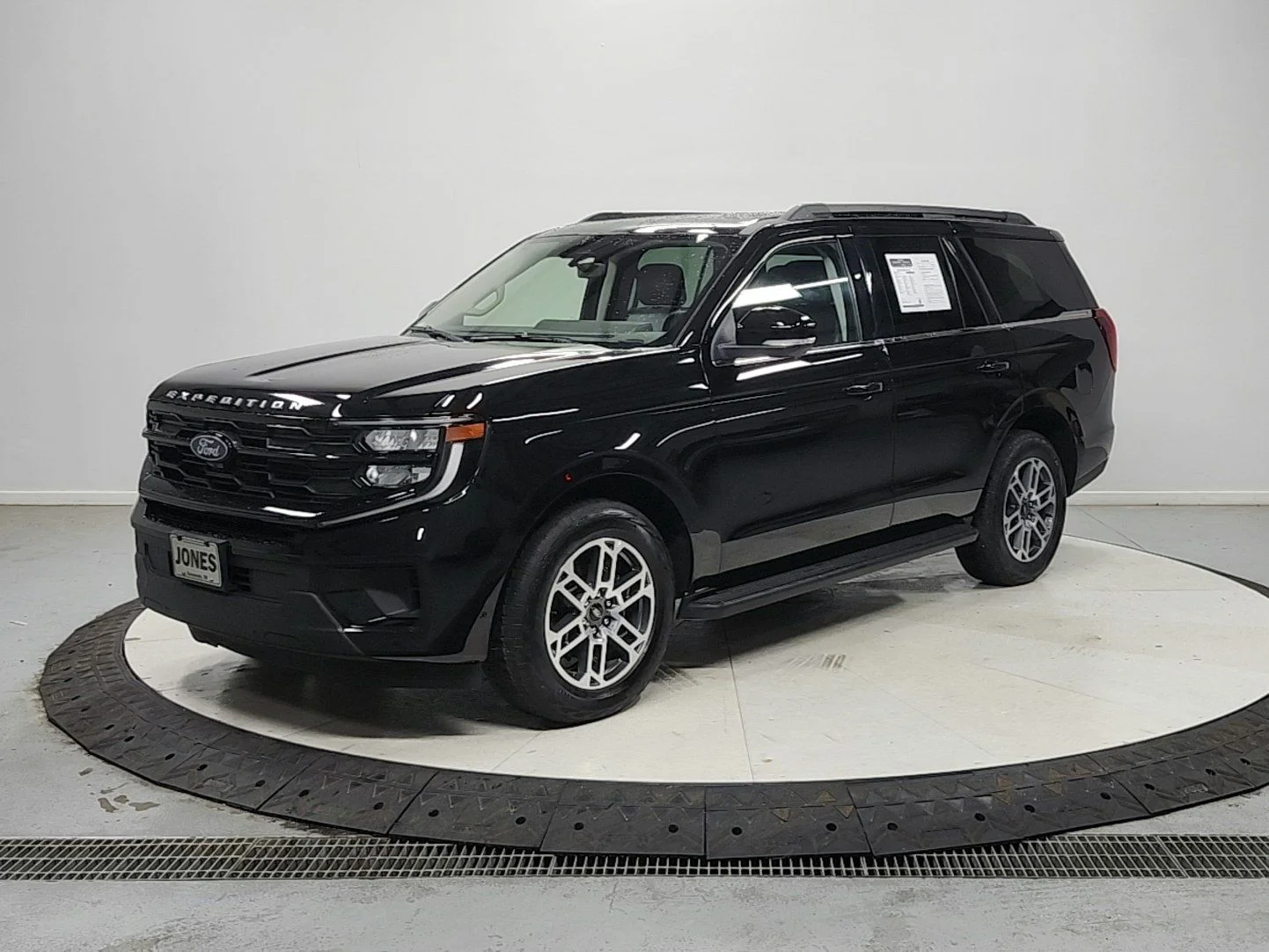 Used 2025 Black Ford Active image 4