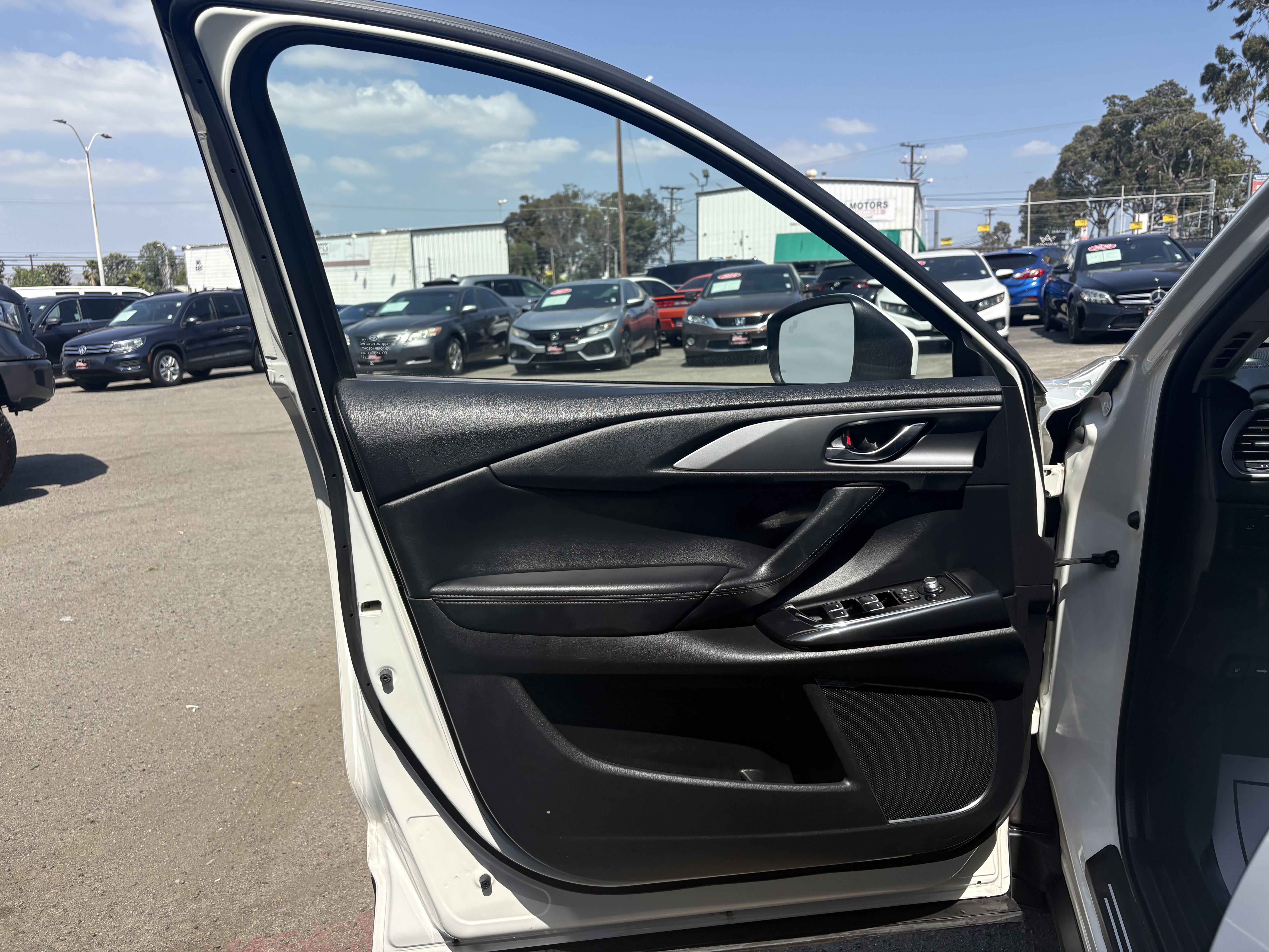 Used 2019 Snowflake White Pearl Mica Mazda Touring image 8