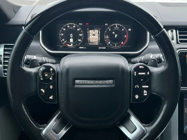 Used 2018 White Land Rover HSE image 10