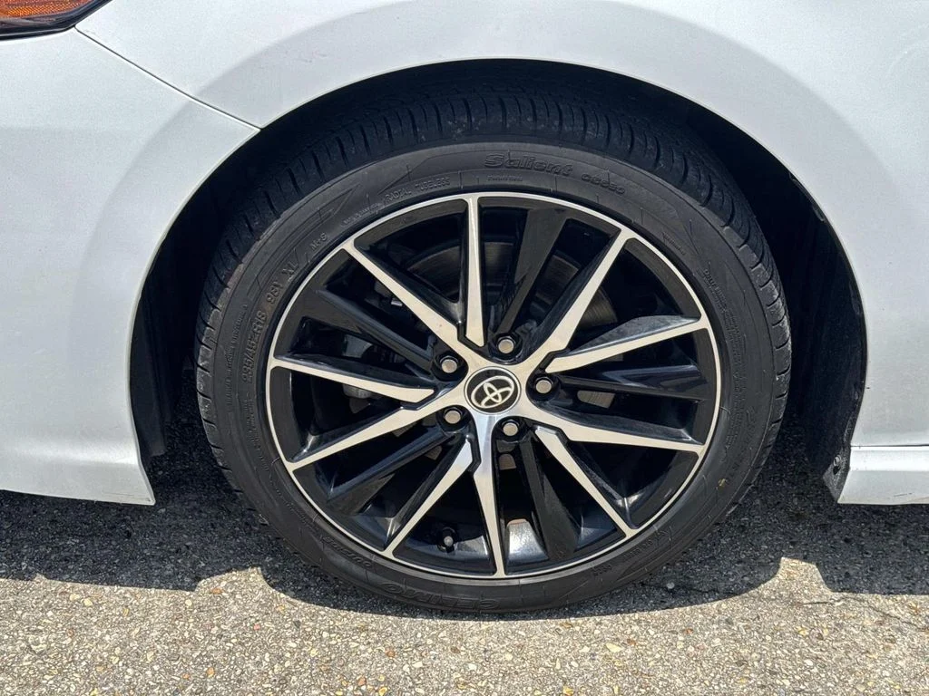 Used 2022 White Toyota SE image 4