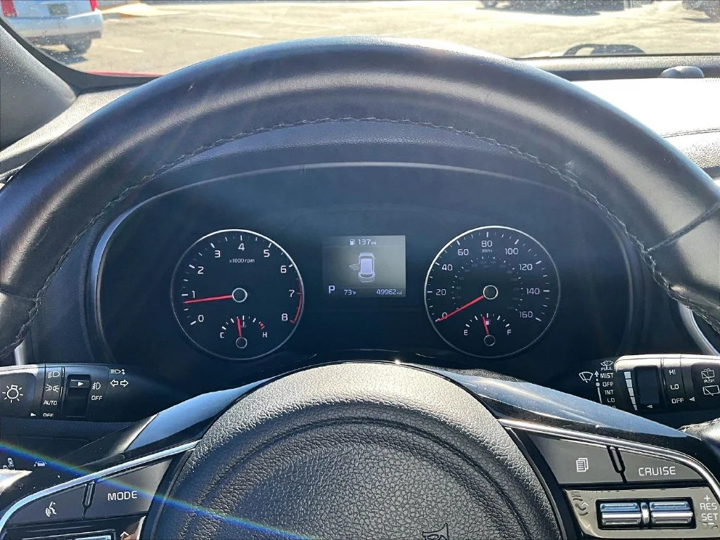 Used 2021 Red Kia S image 21