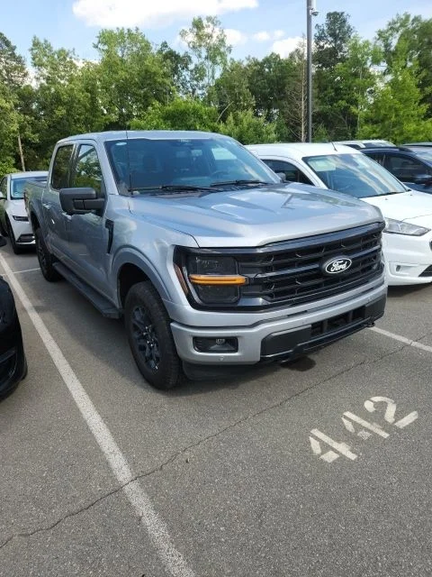Used 2025 Silver Ford XLT image 2