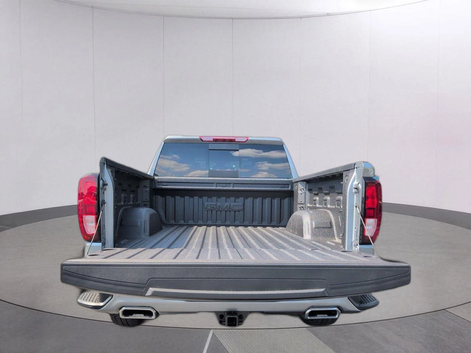New 2026 Sterling Metallic GMC Elevation image 5