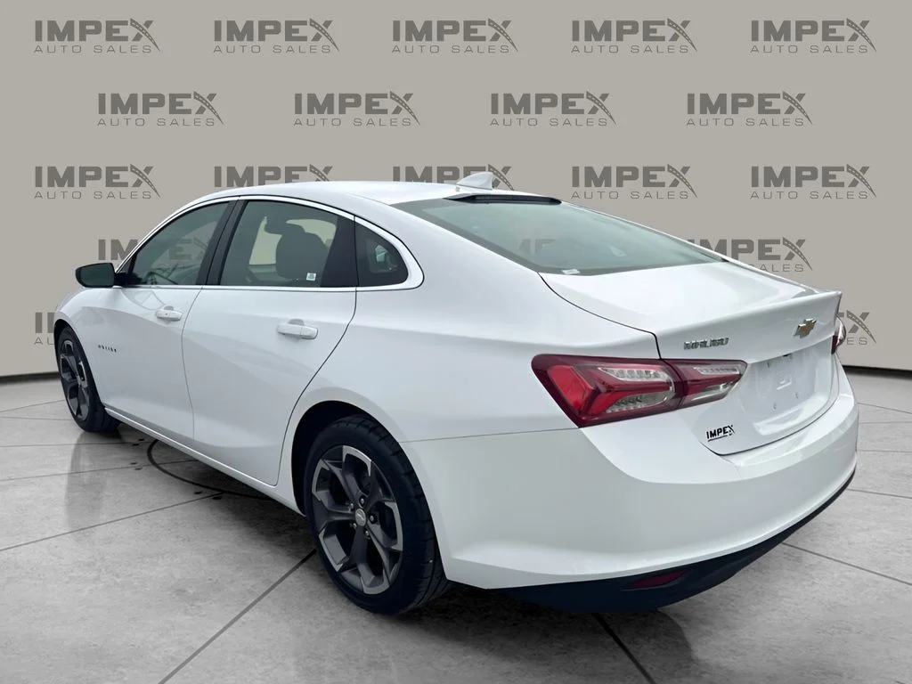 Used 2022 White Chevrolet LT image 2