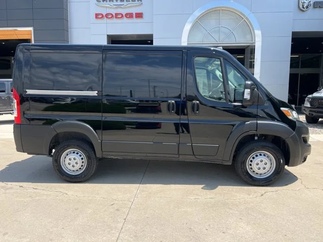 Used 2025 Black Ram Low Roof image 2