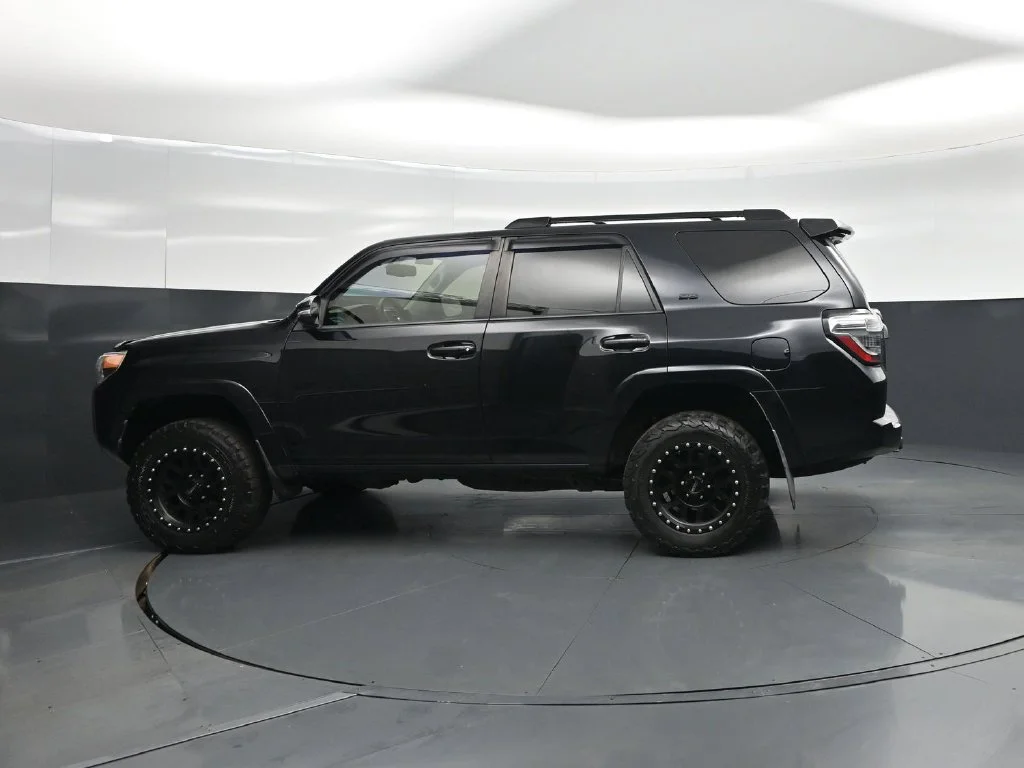 Used 2018 Black Toyota SR5 Premium image 28