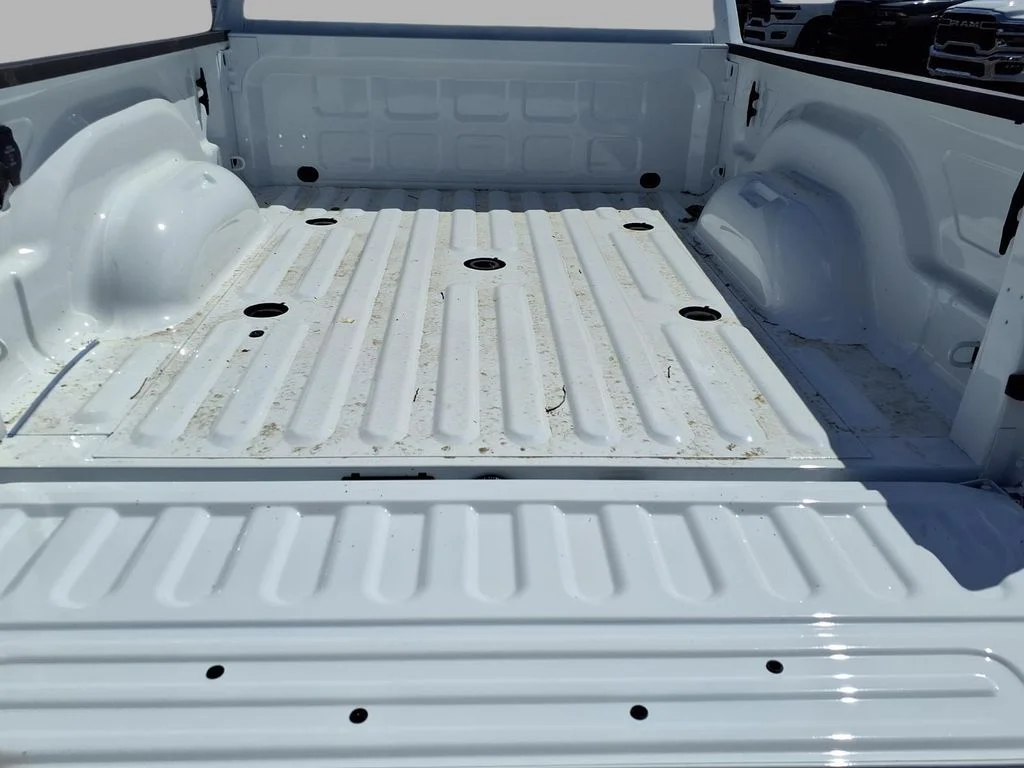New 2026 Bright White Clear-Coat Exterior Paint RAM Tradesman image 24