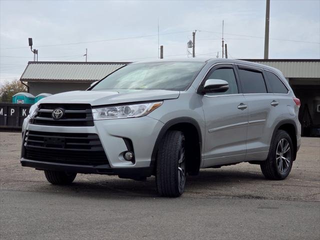 Certified Used 2017 CELESTIAL SILVER Toyota  image 18