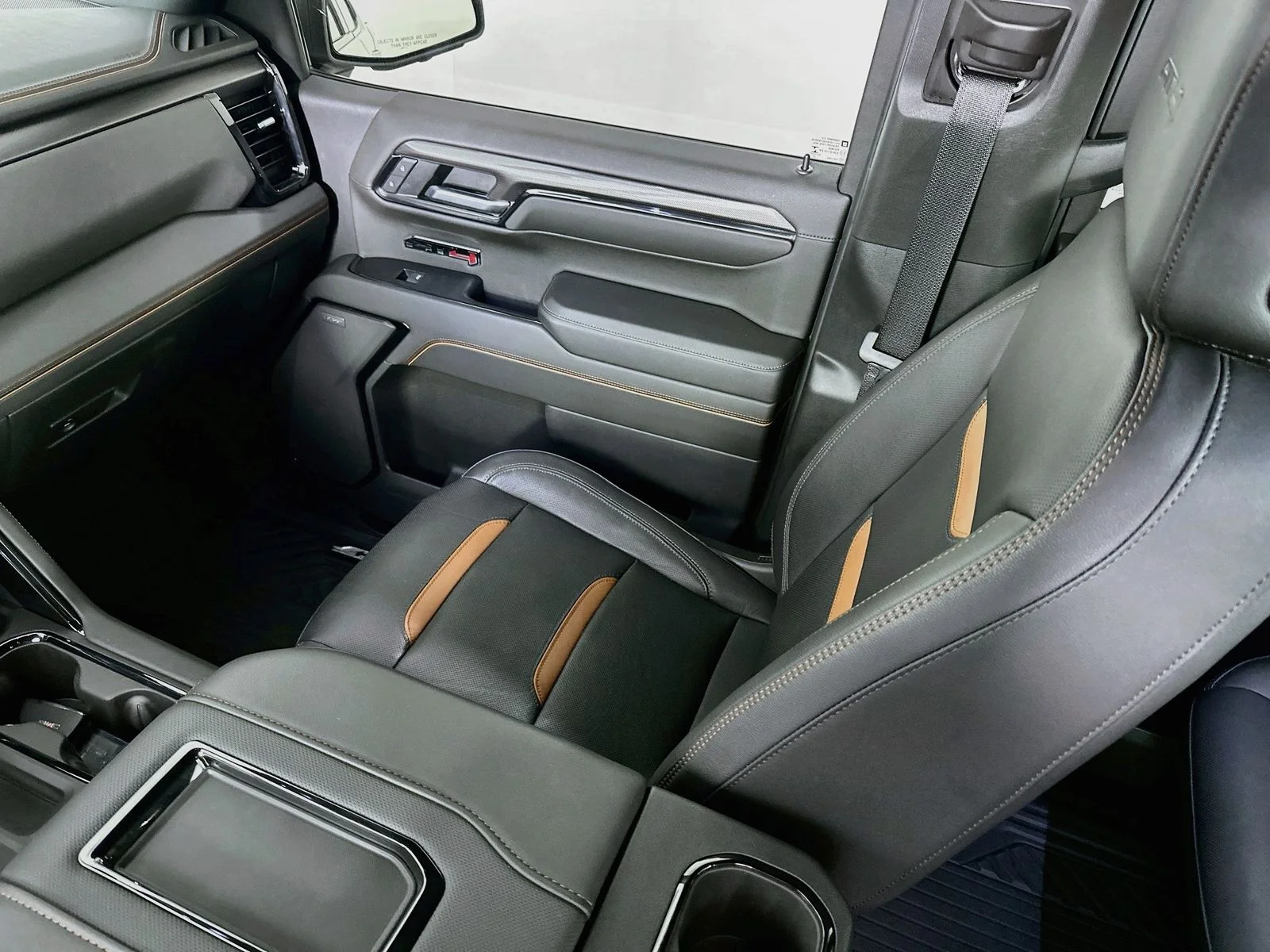 Used 2022 Summit White GMC AT4 image 24