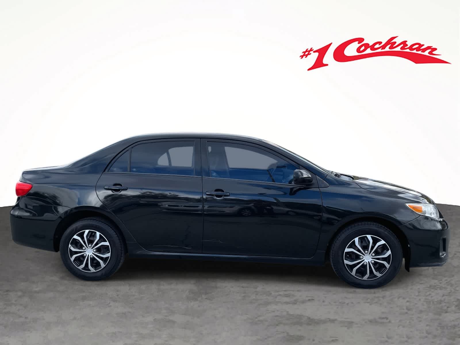 2011 Toyota Corolla LE photo 2