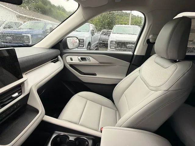 New 2026 Carbonized Gray Metallic Ford Active image 26