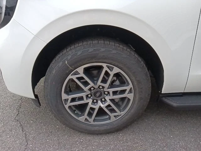 New 2025 Star White Metallic Tri-Coat Ford Active image 10