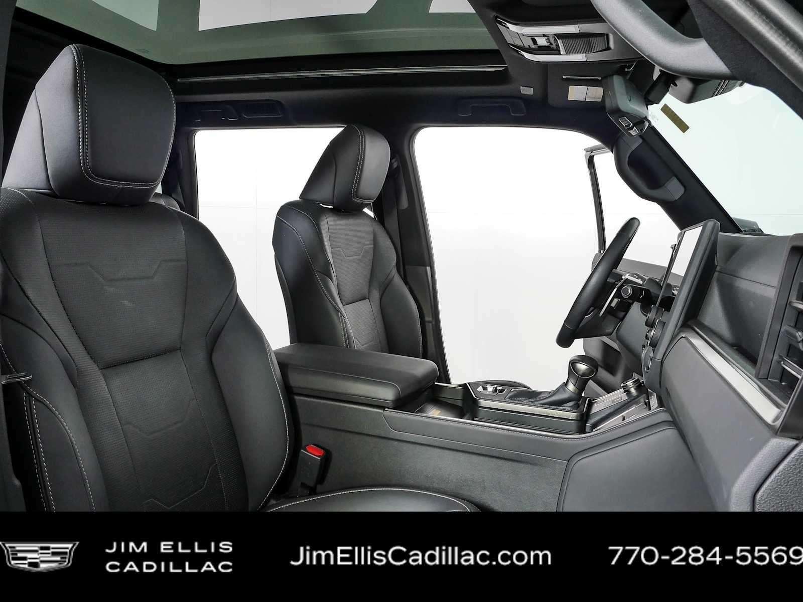 Used 2024  Lexus GX 550 Luxury image 23
