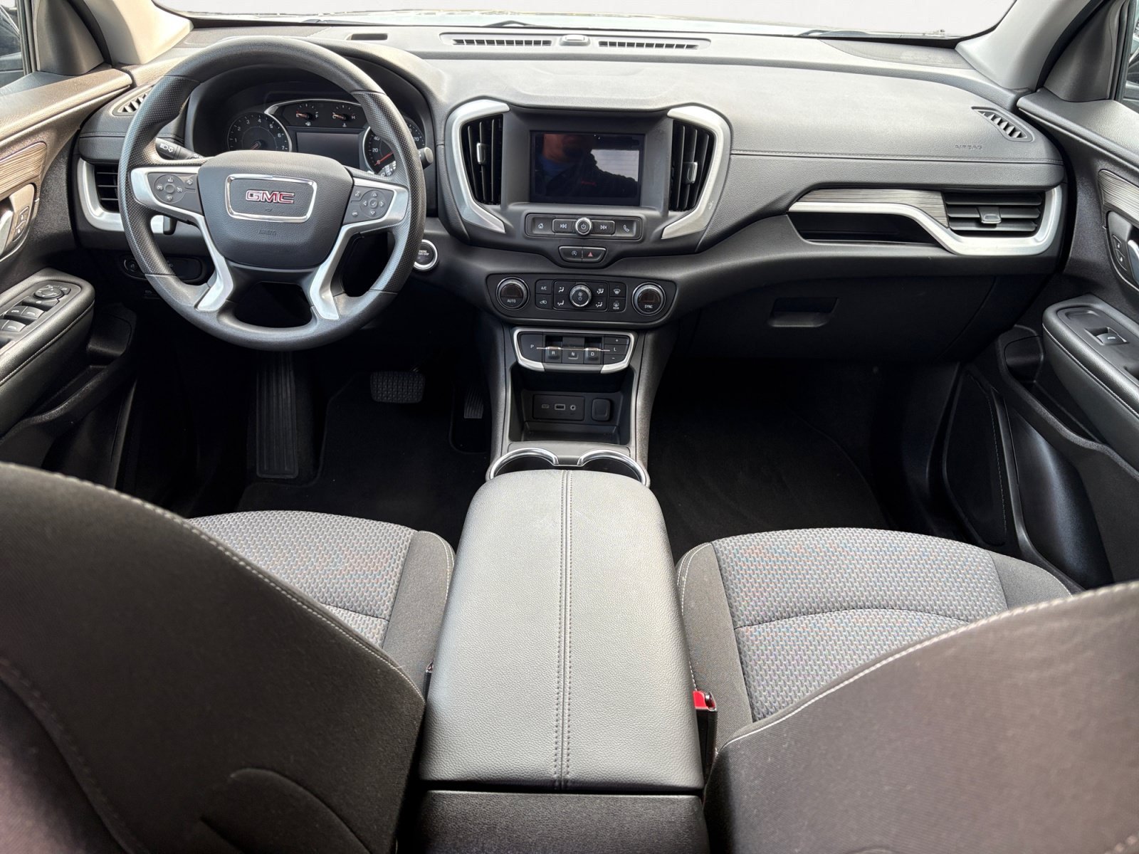 Used 2024 Sterling Metallic GMC SLE image 4