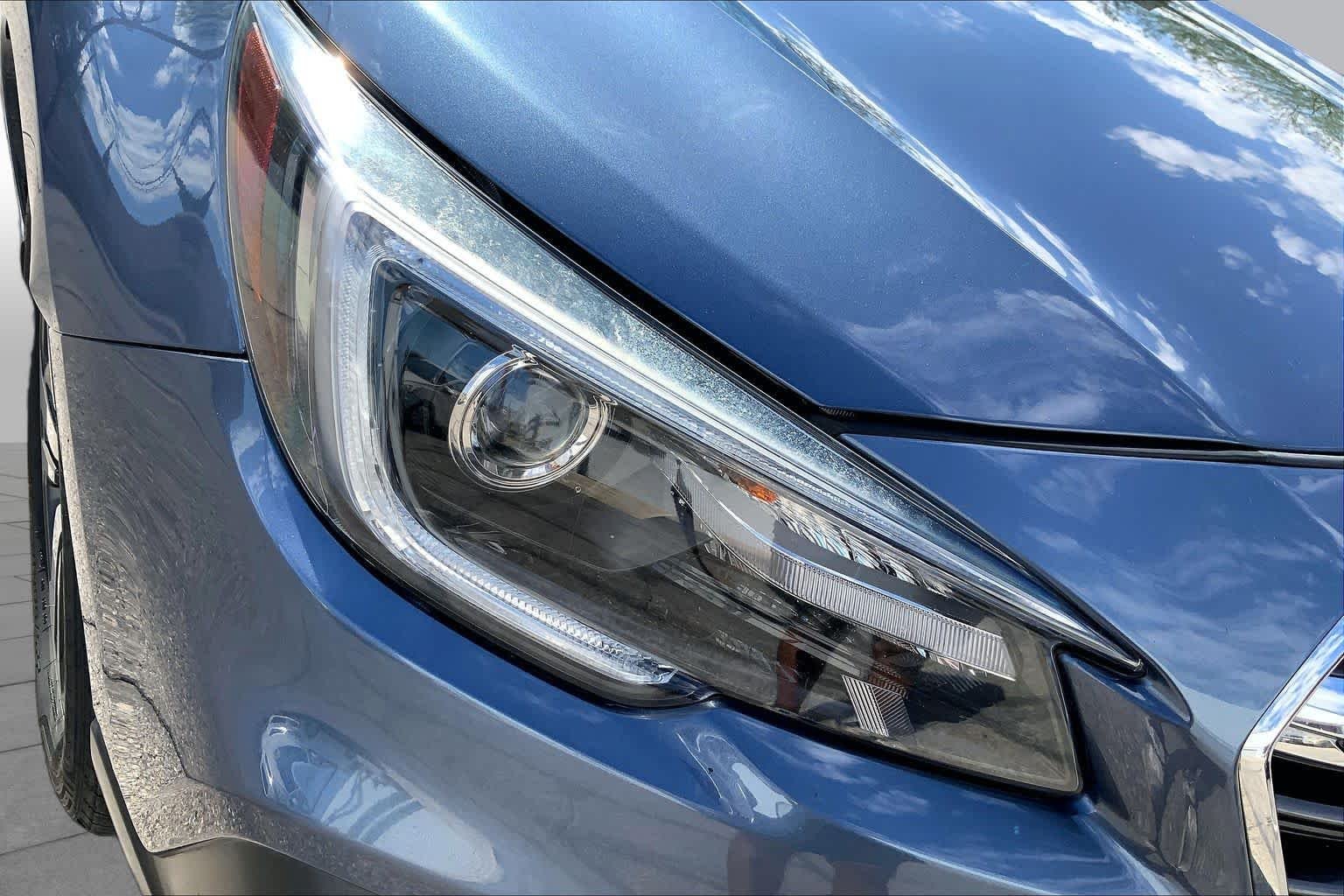Used 2018 Twilight Blue Metallic Subaru Limited image 25