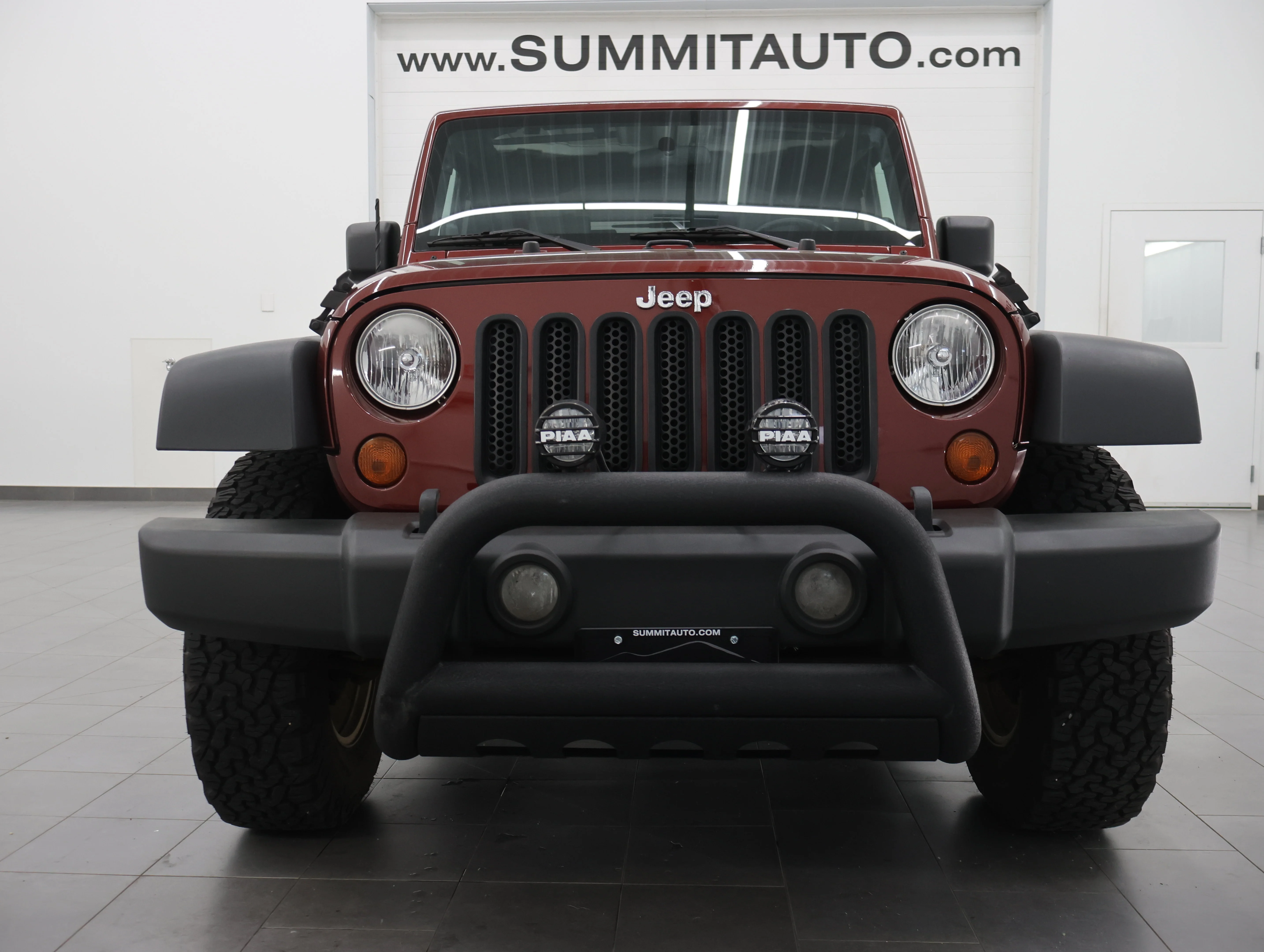 Used 2009 Red Rock Crystal Pearl Jeep X image 17