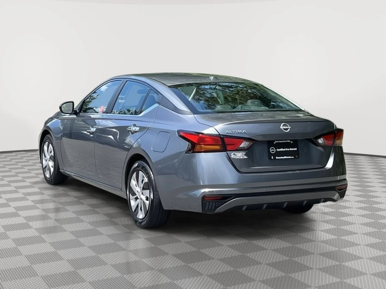 Certified Used 2025 Gun Metallic Nissan S image 7