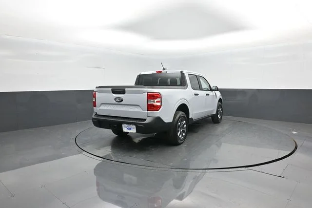 New 2026 Space White Metallic Ford XLT image 7