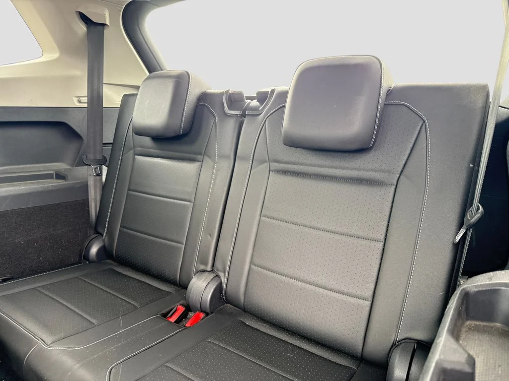 Used 2021 Silver Volkswagen 2.0T SE image 19