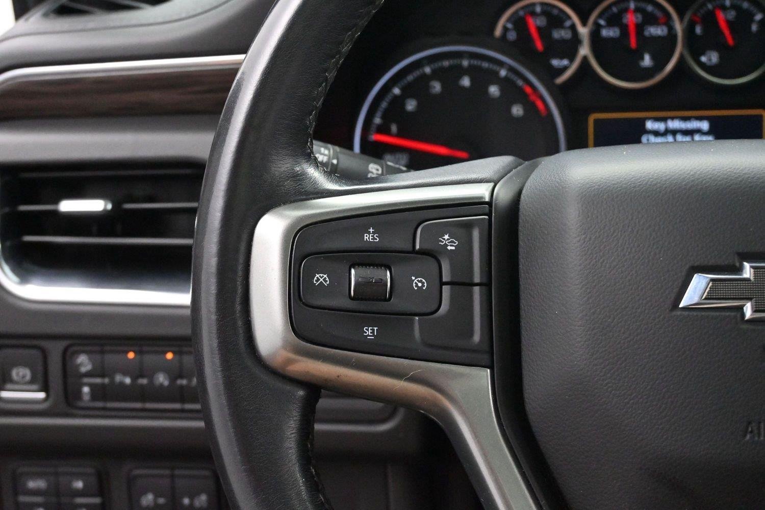 Used 2021 Black Chevrolet Z71 image 17