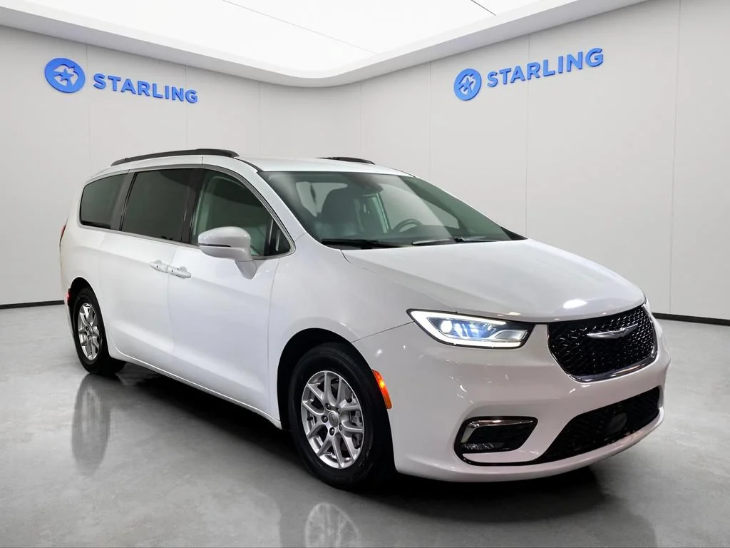 Used 2022 White Chrysler Touring L image 14
