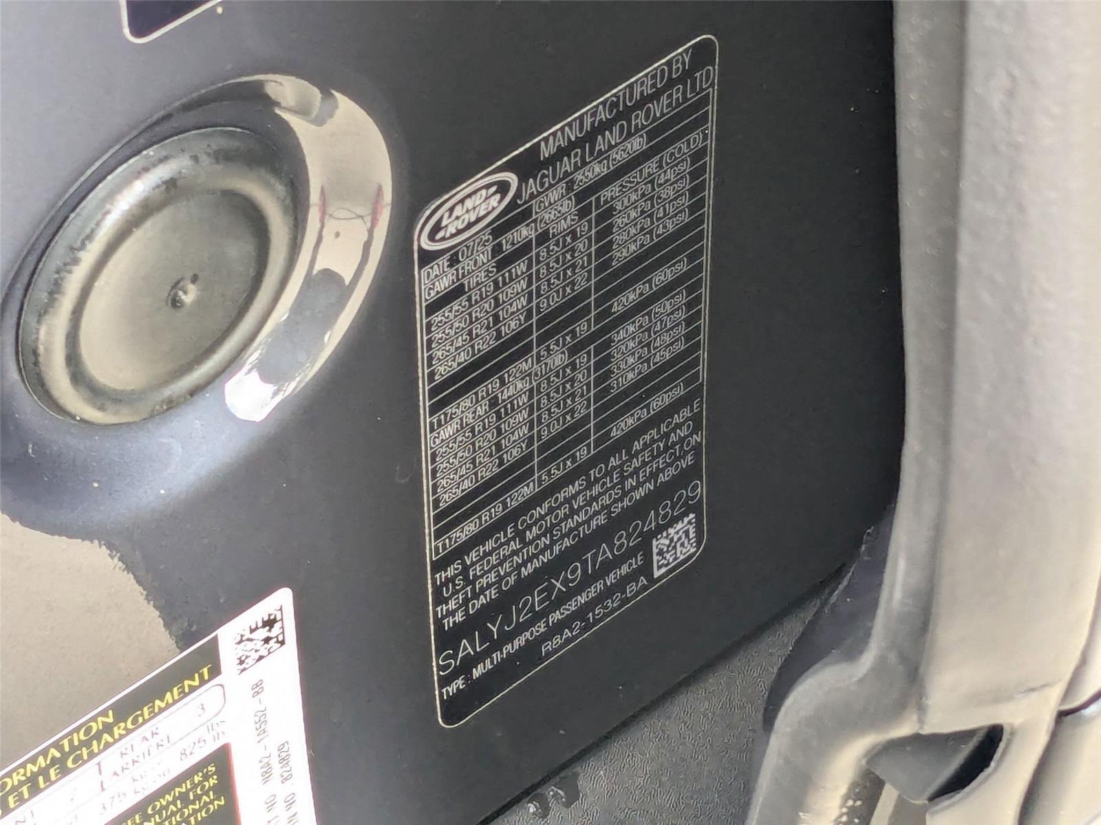Used 2026  Land Rover S image 37