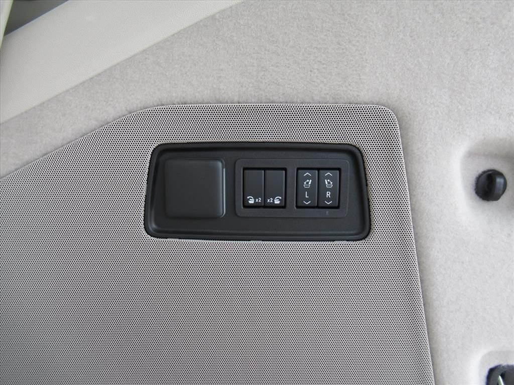 Used 2026 Black Cadillac Platinum Sport image 39