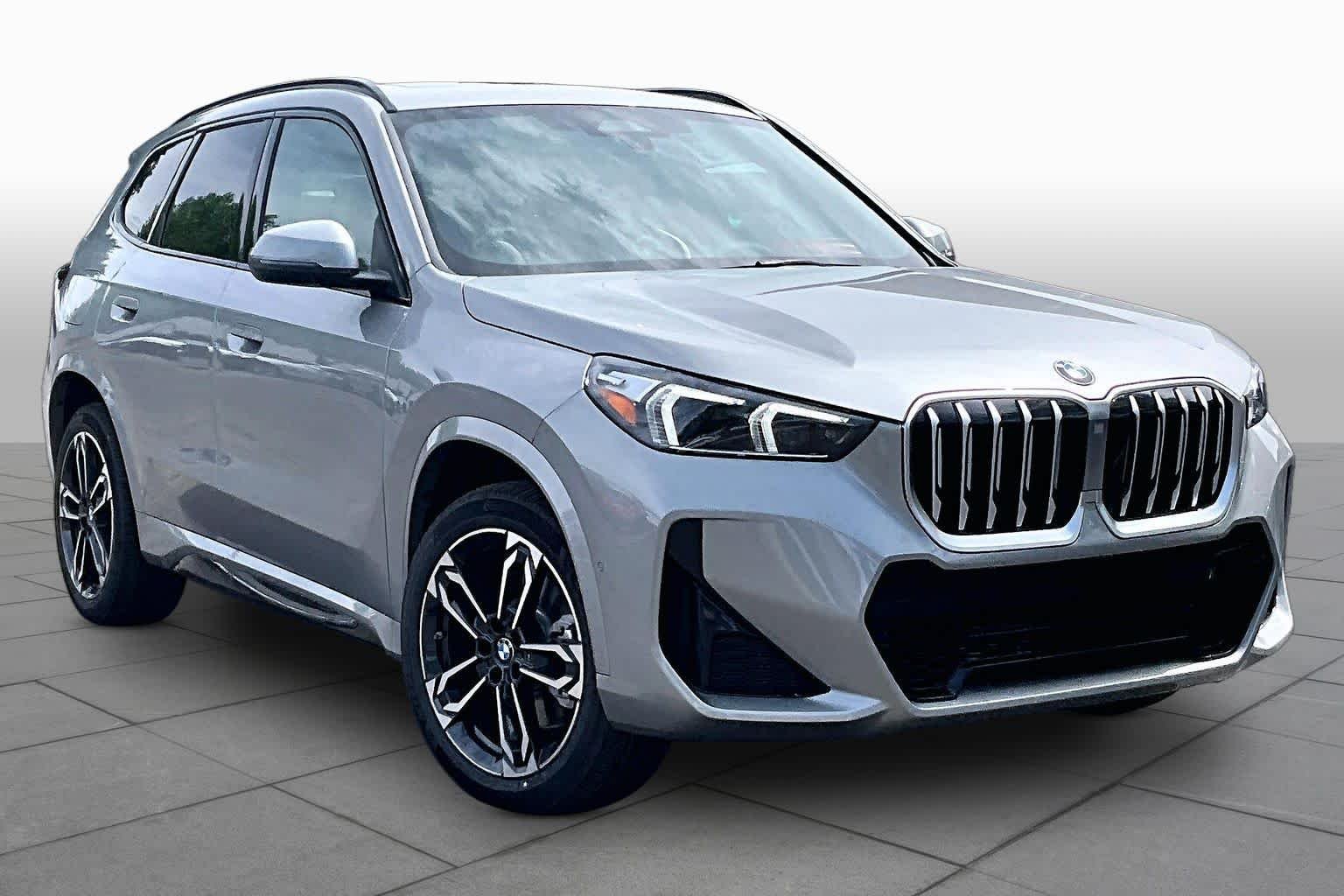 New 2026 Space Silver Metallic BMW xDrive28i image 2