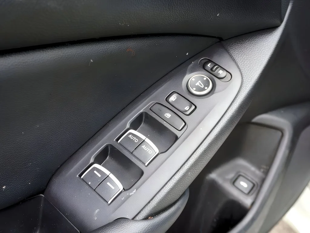 2019 Honda Accord LX - Photo 13