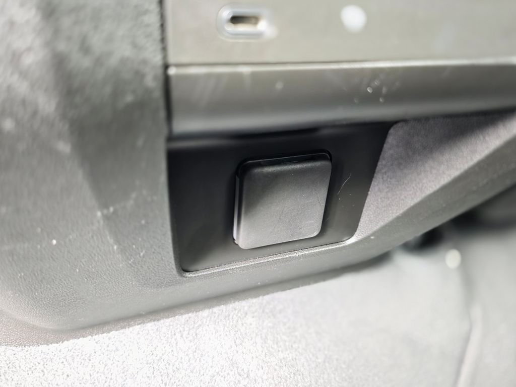 2025 Chevrolet Suburban Z71 - Photo 21