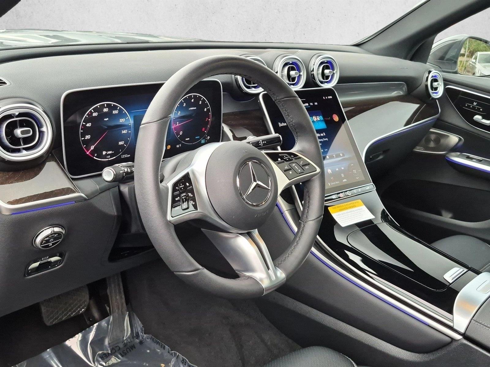 Used 2026 Graphite Grey Metallic Mercedes-Benz GLC 300 image 10