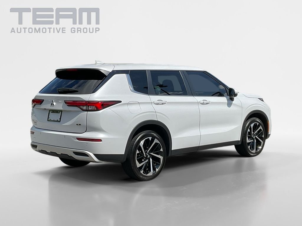 Used 2023 White Mitsubishi SE Special Edition image 7