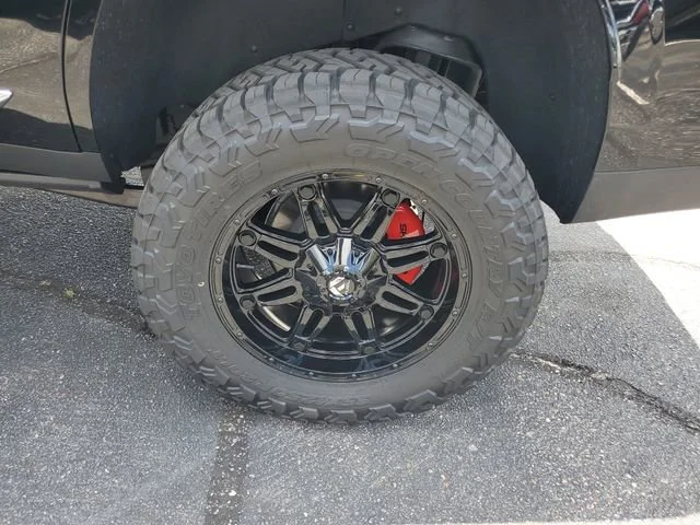 New 2026 Onyx Black GMC Elevation image 35