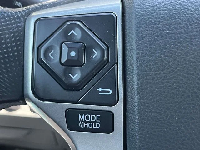 Used 2015 Barcelona Red Metallic Toyota PreRunner image 22