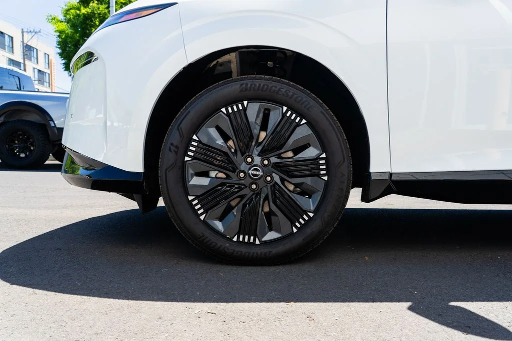 New 2026 Everest White Pearl TriCoat Nissan Platinum image 7