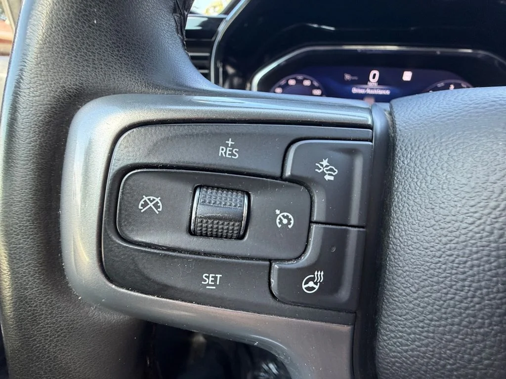 Used 2025 Summit White Chevrolet LT image 24