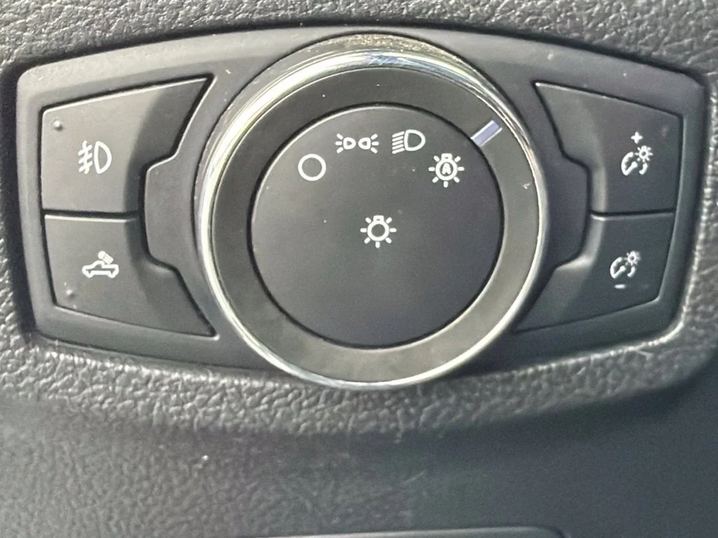 Used 2017 Ingot Silver Ford XLT image 22
