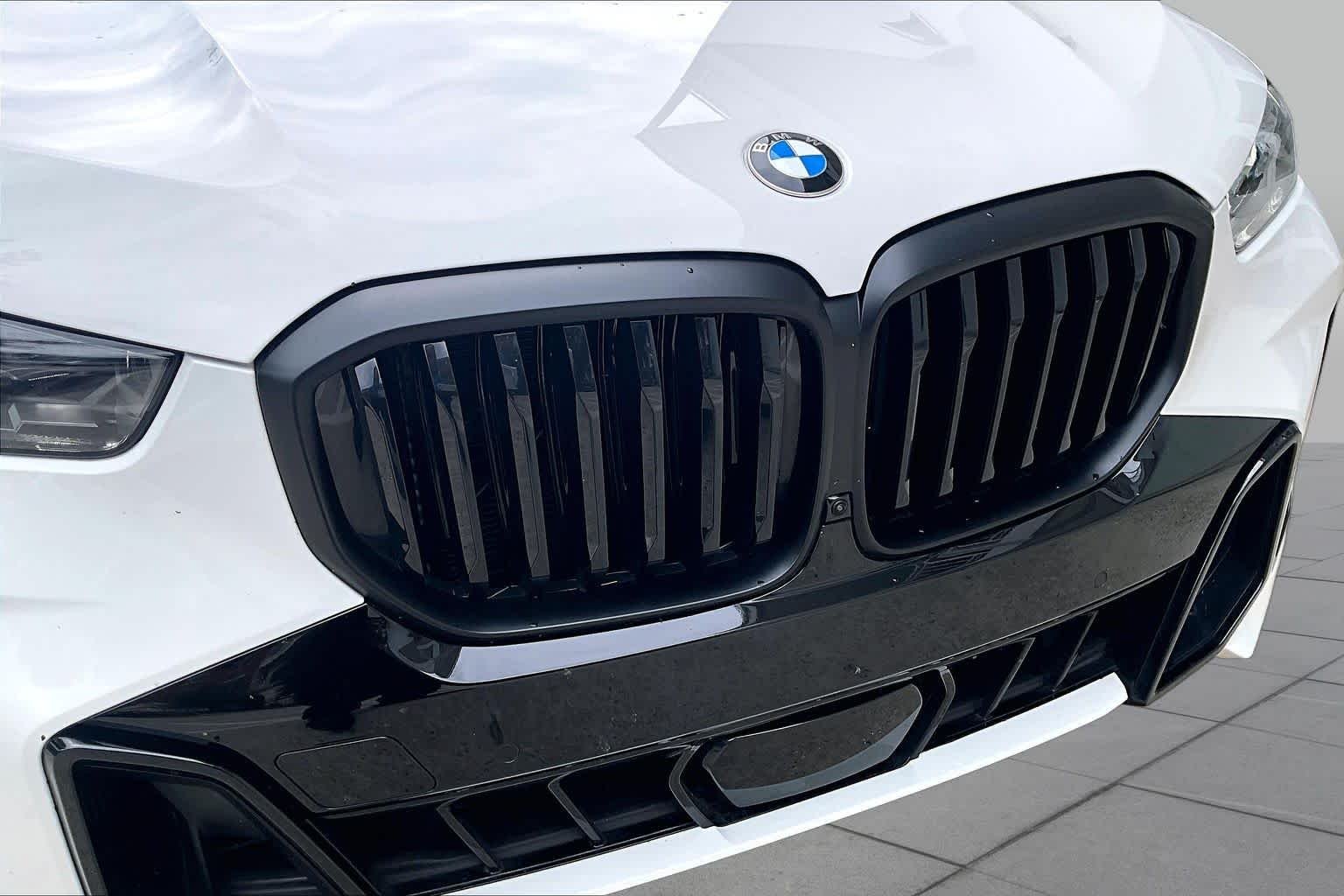 Used 2026 Alpine White BMW sDrive40i image 28