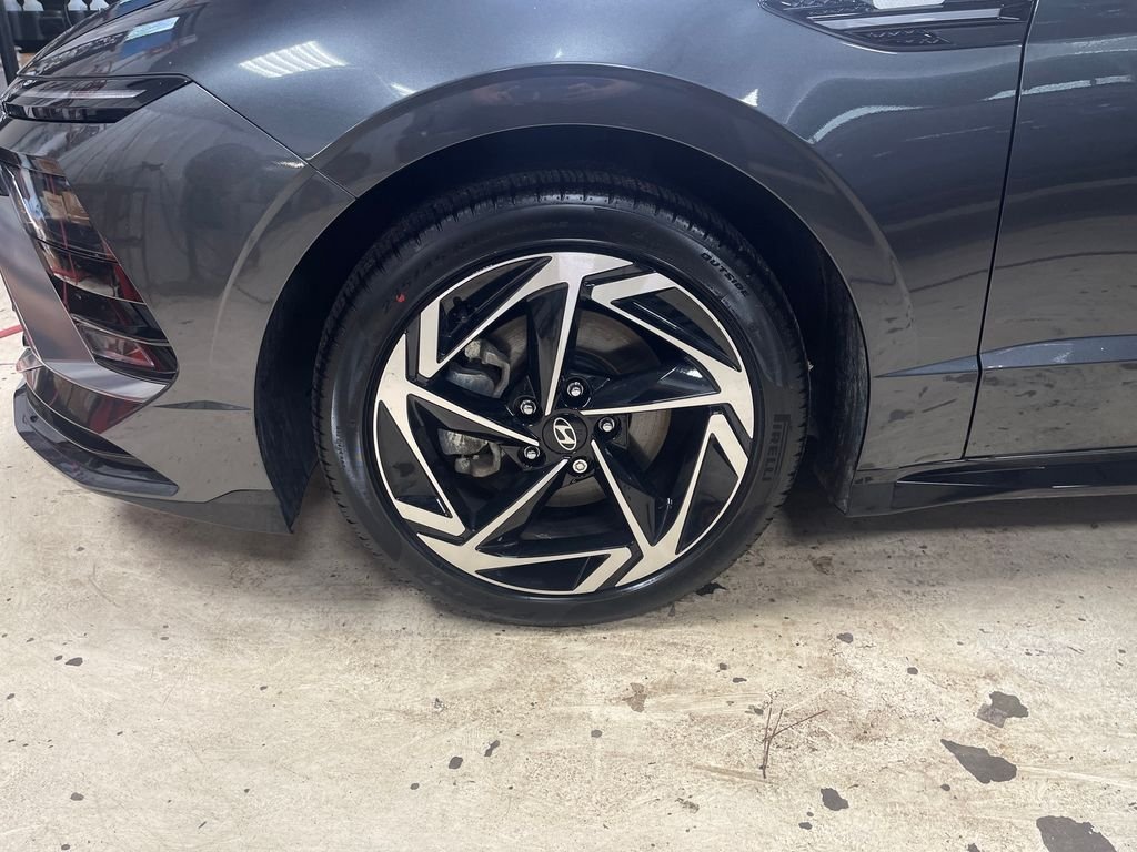 Used 2024 Gray Hyundai SEL image 11