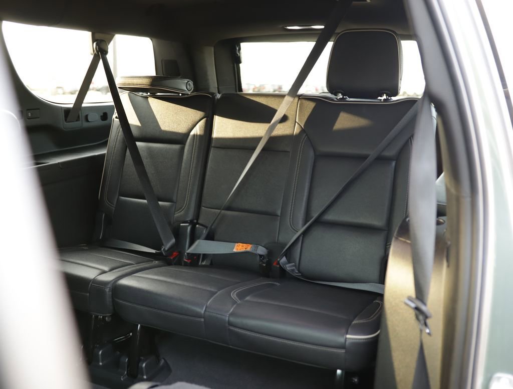 Used 2023 Silver Sage Metallic Chevrolet Premier image 28