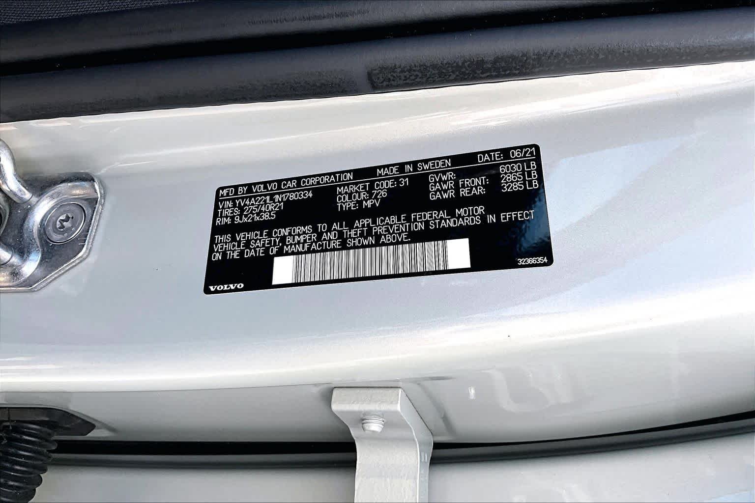 Used 2022 GOLD Volvo Inscription image 37