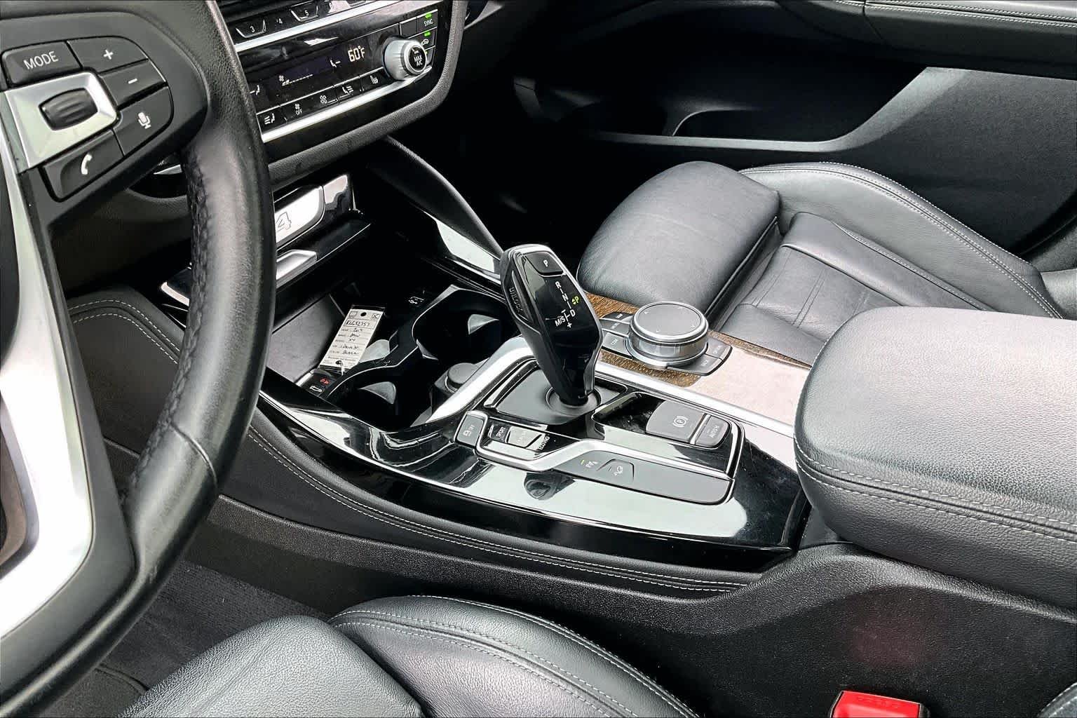 Used 2019 Jet Black BMW xDrive30i image 17
