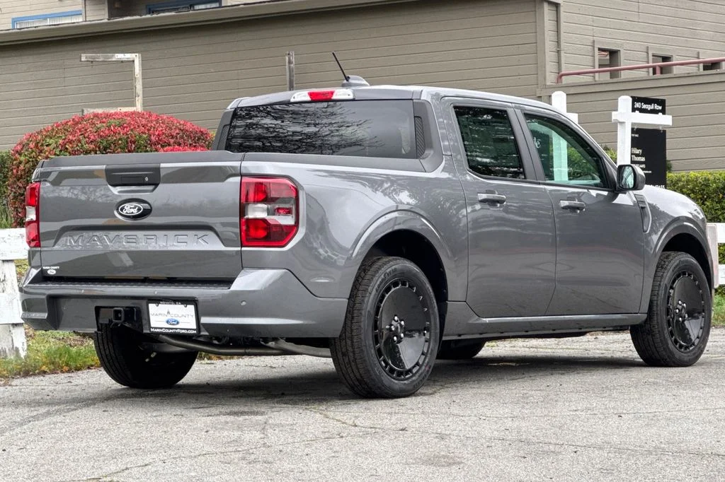 New 2026 Gray Metallic Ford Lobo™ image 4