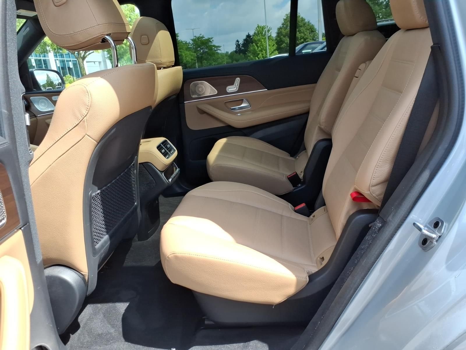 Certified Used 2024  Mercedes-Benz GLS 450 image 13