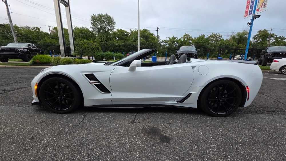 Used 2019 White Chevrolet Grand Sport 2LT image 8
